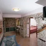 Apartment Vico Tauro House