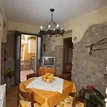 Apartment Vico Tauro House *