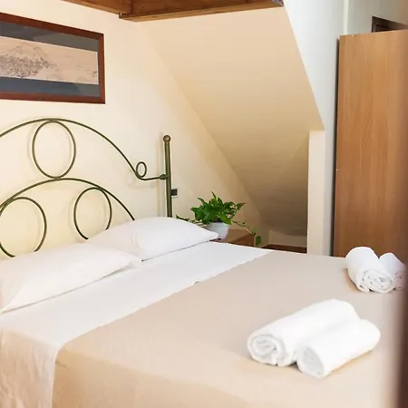 Vico Tauro House Apartment *